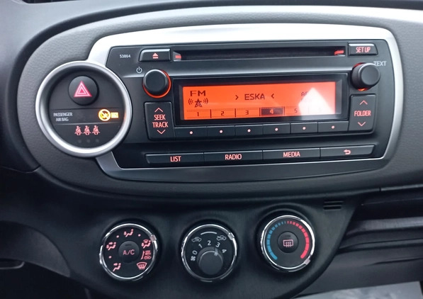 Toyota Yaris cena 29900 przebieg: 133000, rok produkcji 2013 z Kruszwica małe 154
